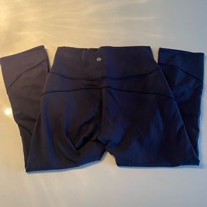 Lululemon in movement cropped leggings